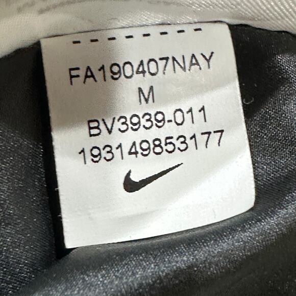 Nike Womens NSW Windrunner Jackets Women Size M Black BV3939-011 SNAG - Picture 8 of 9